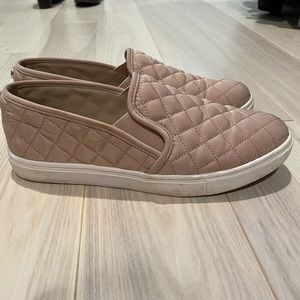 Steve Madden ECENTRCQ Pink